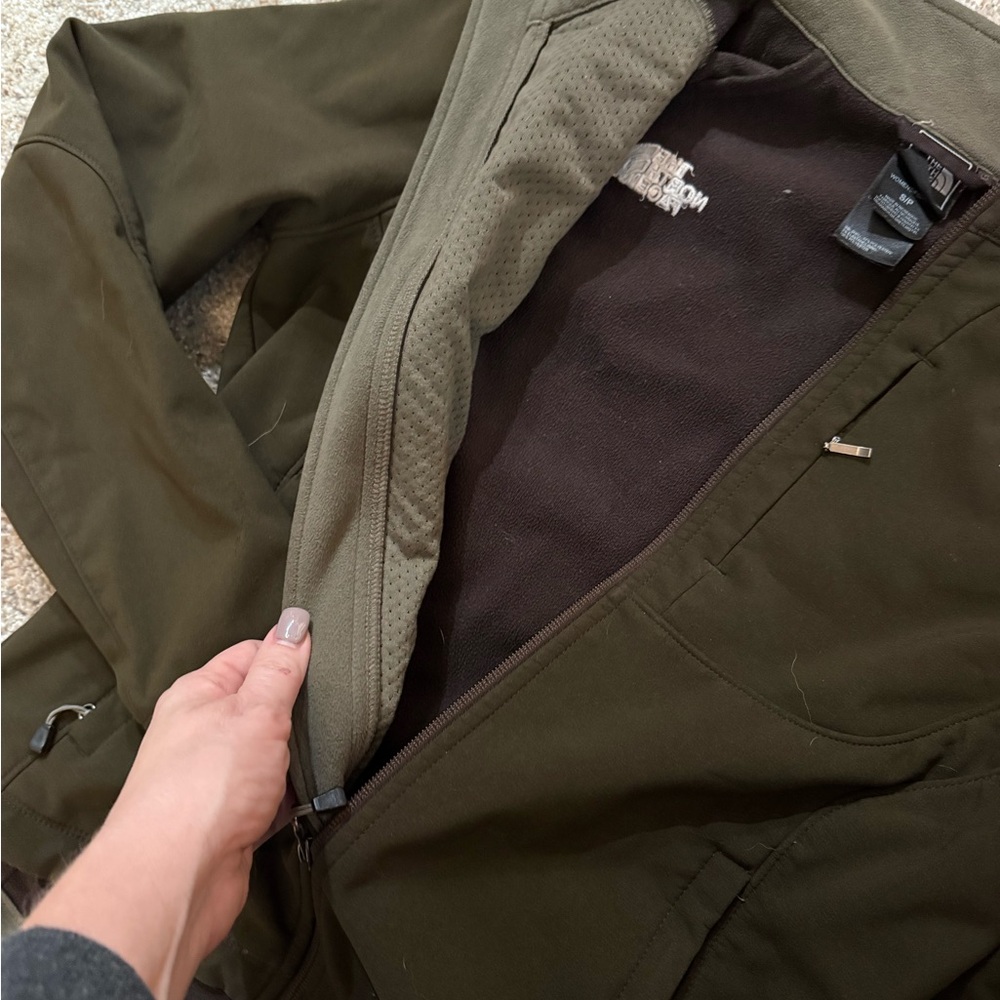 Womans Northface jacket - Picture 3 of 3